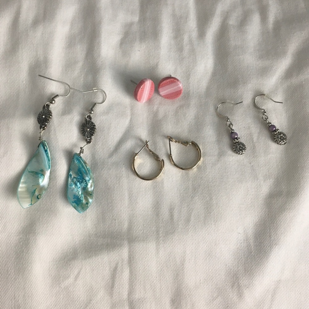 🌼 3/$6 4 earring sets
